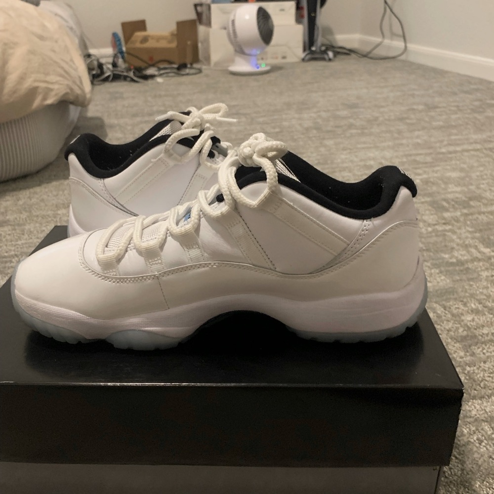 Jordan 11 Retro Legend Blue
